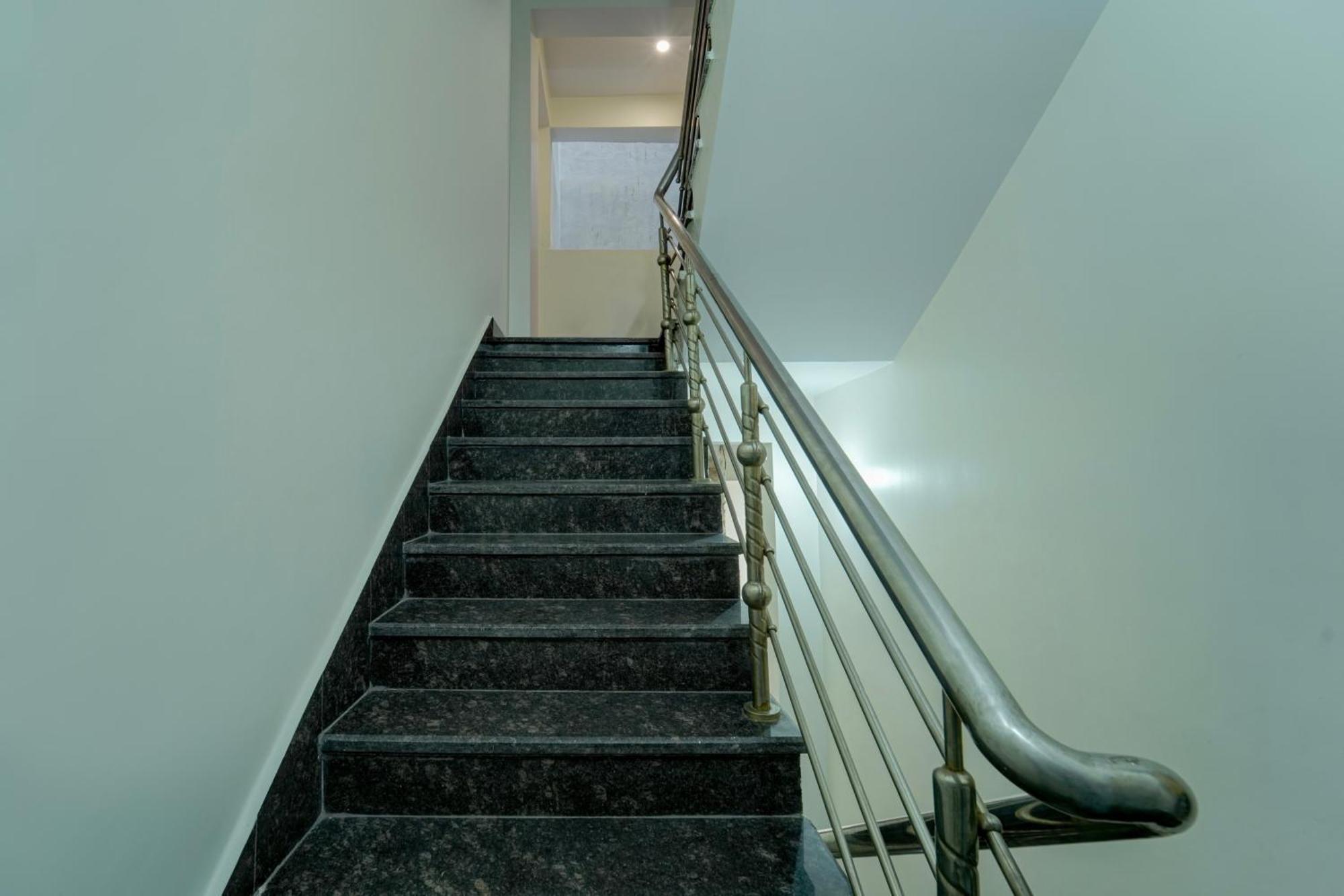 Super Hotel O M. S. Inn باتنا المظهر الخارجي الصورة